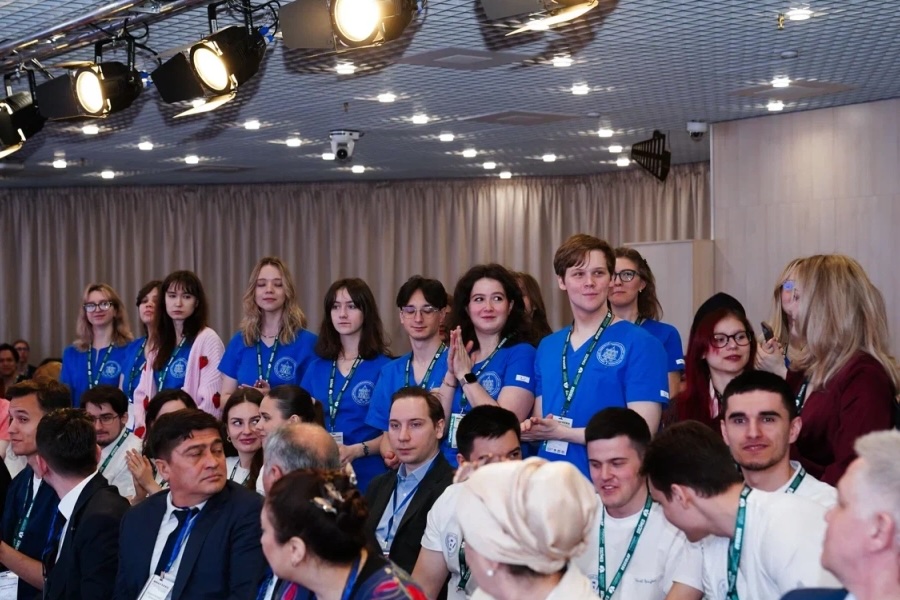 Studying in English or Russian: Which Language Should an International Student Choose